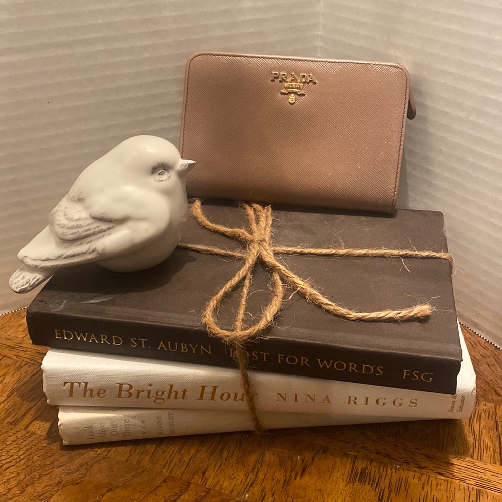💯 AUTH. Prada beige small zippy wallet